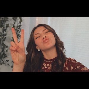 Meet your Posher, Abbey